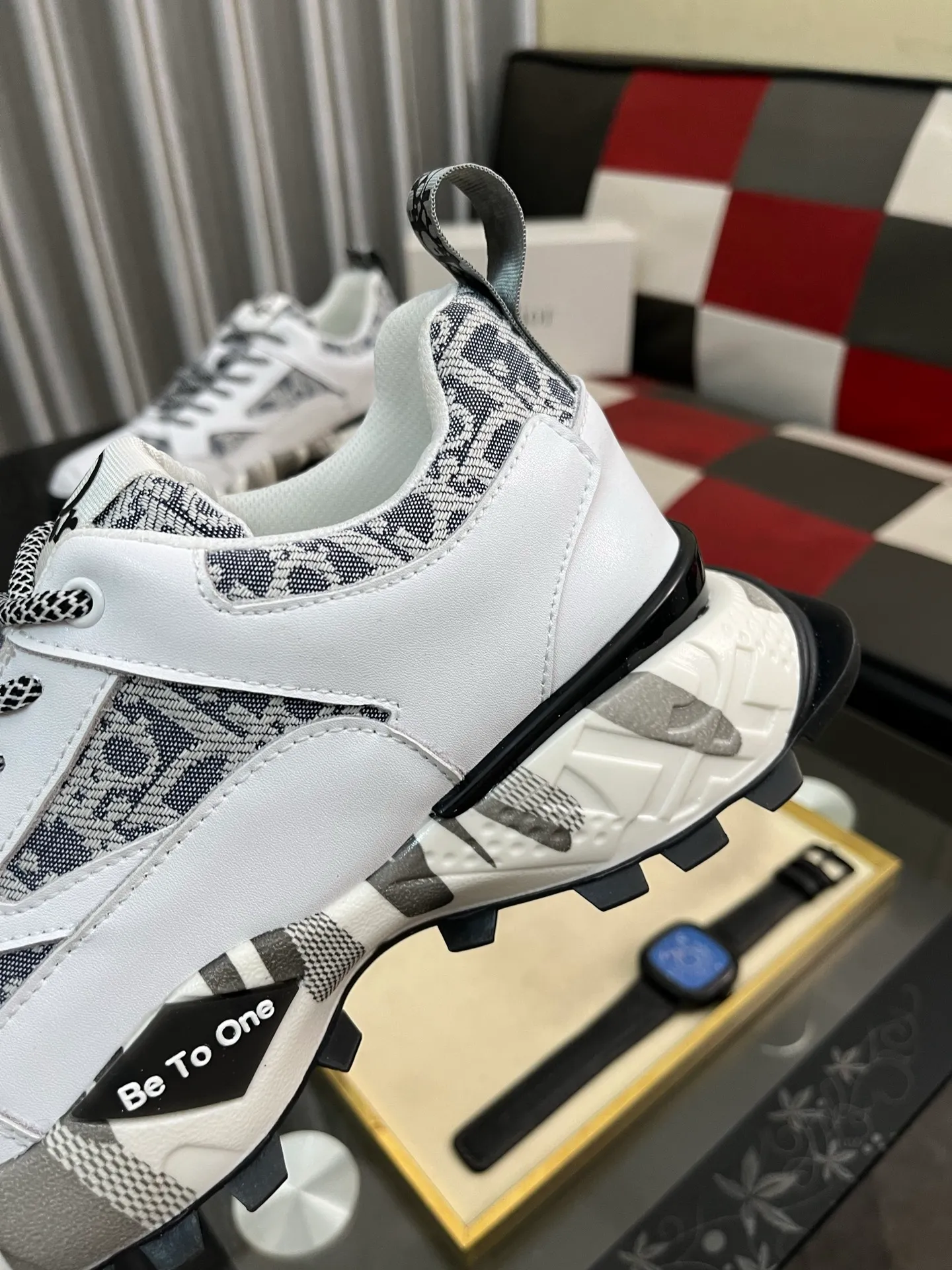 Men's Men's Shoes💰458⌚️⌚️Dior unique modern style sneakers. Counter purchasing 🏃casual leather shoes😍😍 original cowhide leather imported from Italy (refuses to discolor and grind feet) soles: original soles specially provided by the original factory, super cool😍 lace up and walk with wind👍 style design ⚠️ super comfortable and wear-resistant original soles. Just like shooting the real thing 🎬The real thing is better Code number: 38-443️⃣Colors available